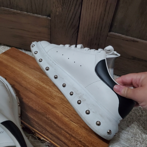 Alexander McQueen Studs Oversized Sneaker - Picture 5 of 8